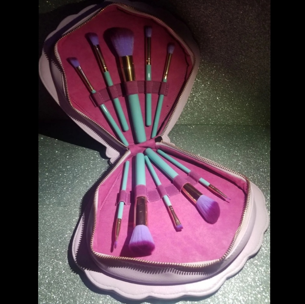 10 Piece Seashell Makeup Brush Set